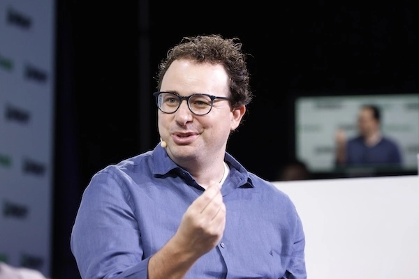 Dario_Amodei_at_TechCrunch_Disrupt_2023_01.jpg.webp